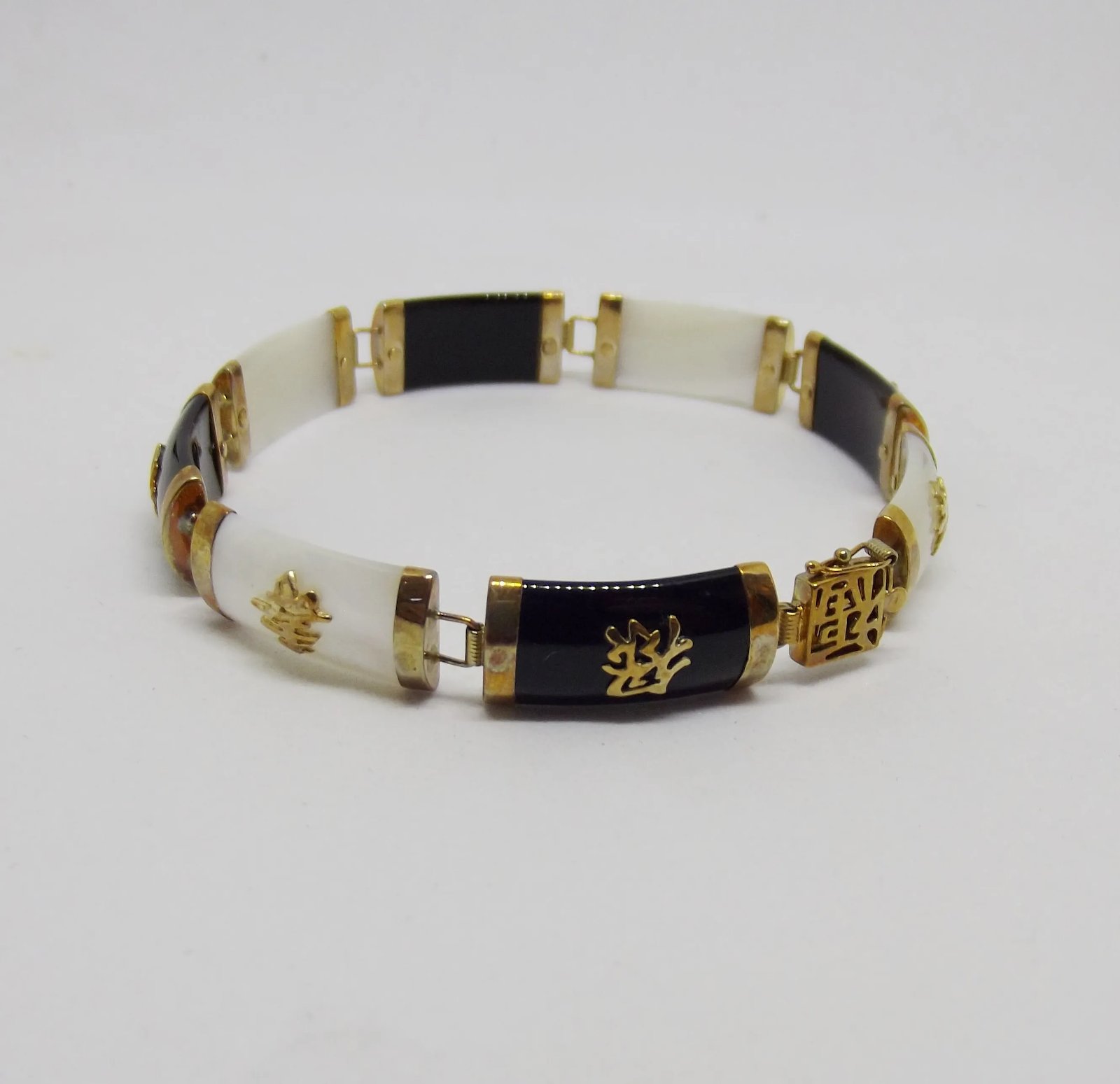 9ct Yellow Gold Onyx & Mother Of Pearl Chinese Bracelet