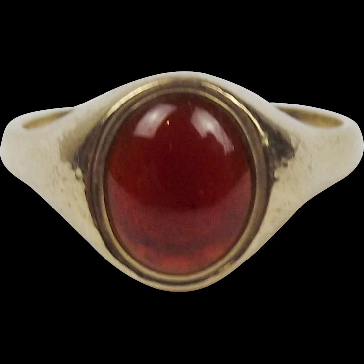 9ct Yellow Gold Red Glass Cabachon Ring UK Size U+ US 10 ½