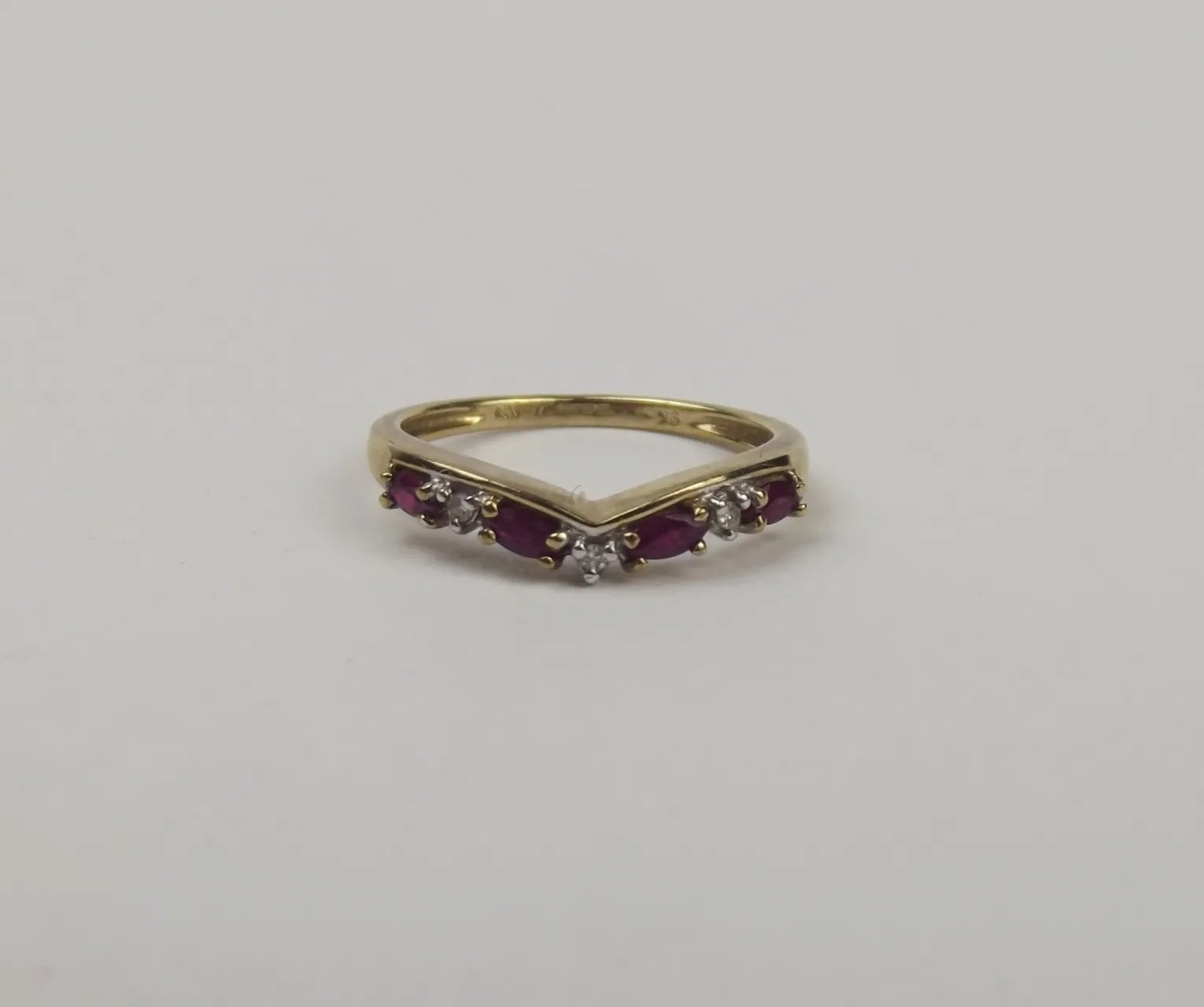 9ct Yellow Gold Ruby & Diamond Wishbone Ring UK Size M+ US 6 ¼
