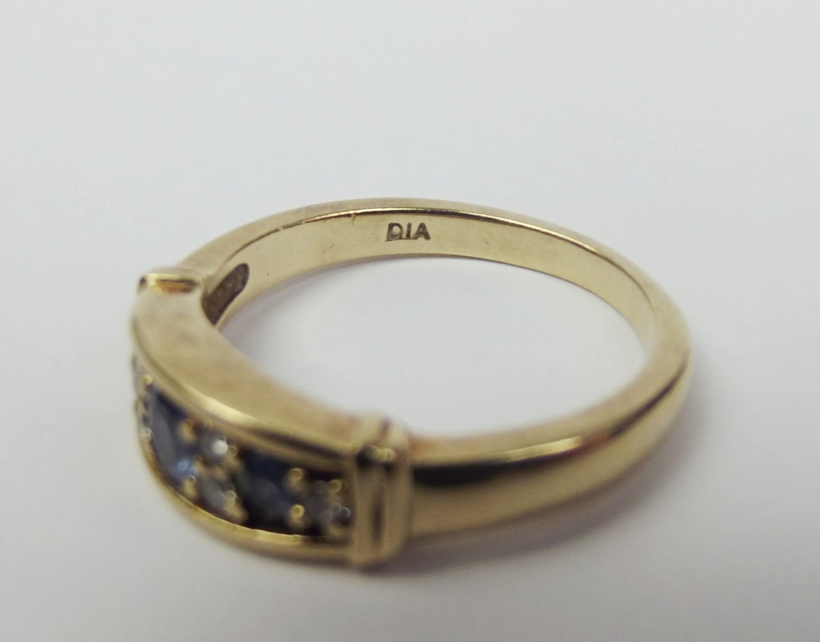 9ct Yellow Gold Sapphire & Diamond Ring UK Size N+ US 6 ¾ - Image 2