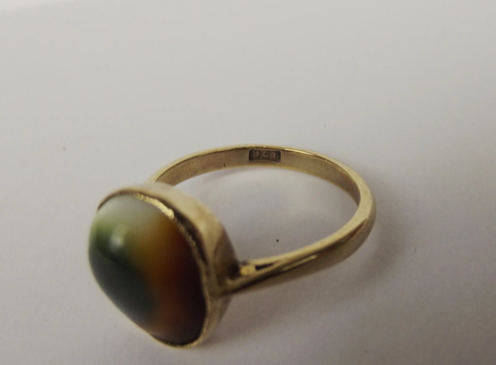 9ct Yellow Gold Shell Ring UK Size Q+ US 8 ¼