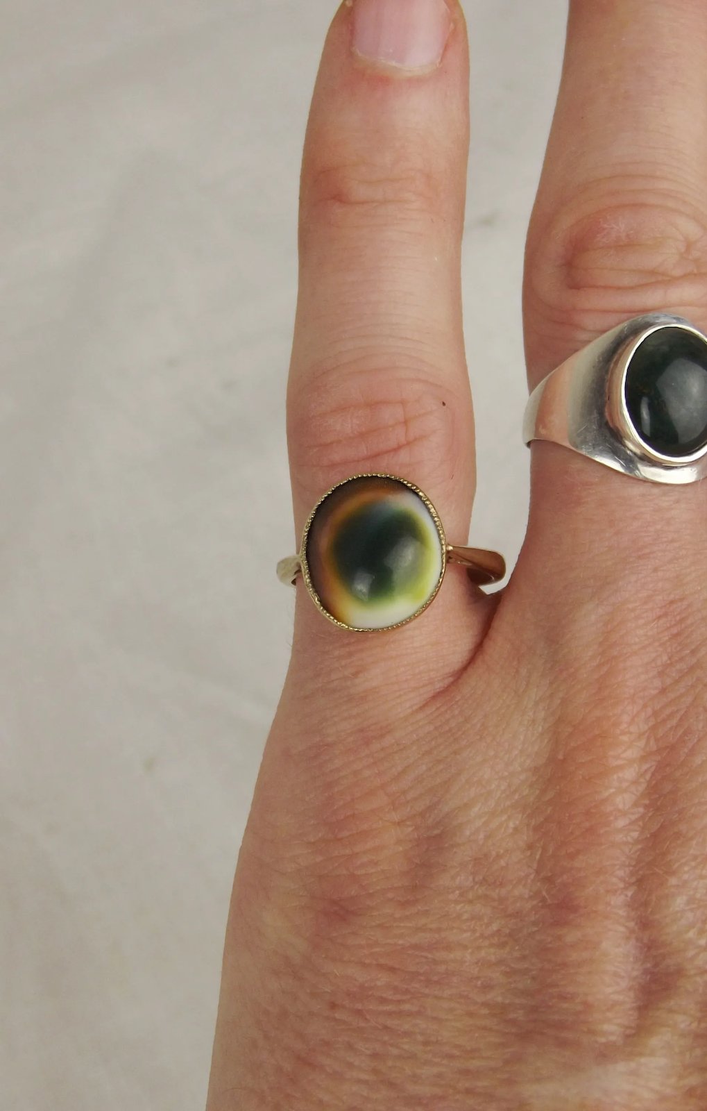9ct Yellow Gold Shell Ring UK Size Q+ US 8 ¼