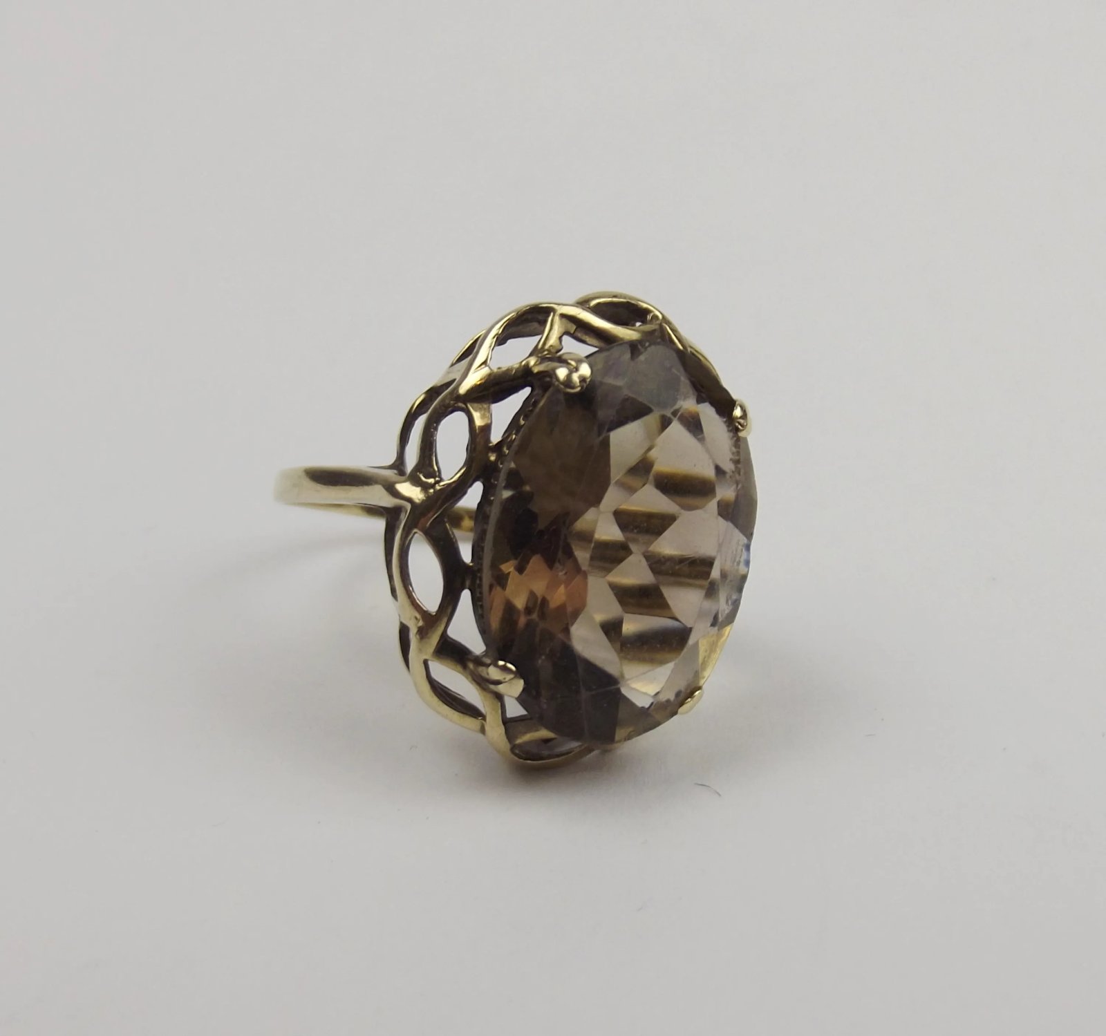 9ct Yellow Gold Smokey Quartz Ring UK Size Q US 8