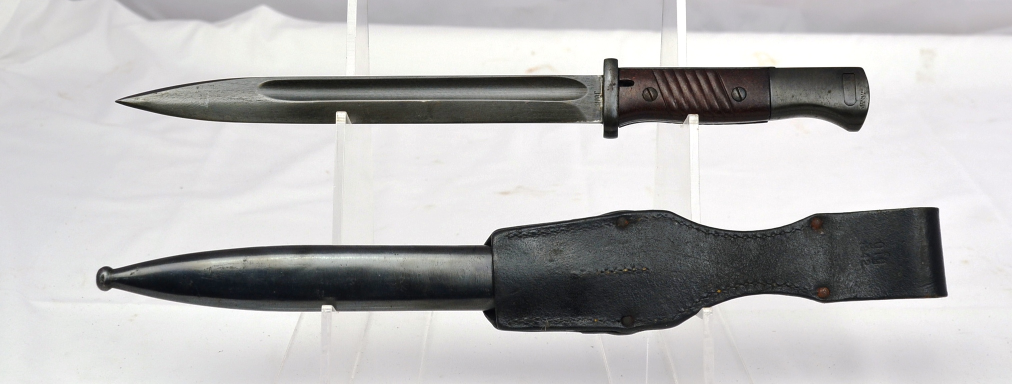 German WW2 K98 Bayonet With Frog And Scabbard In Excellent Condition - Image 3