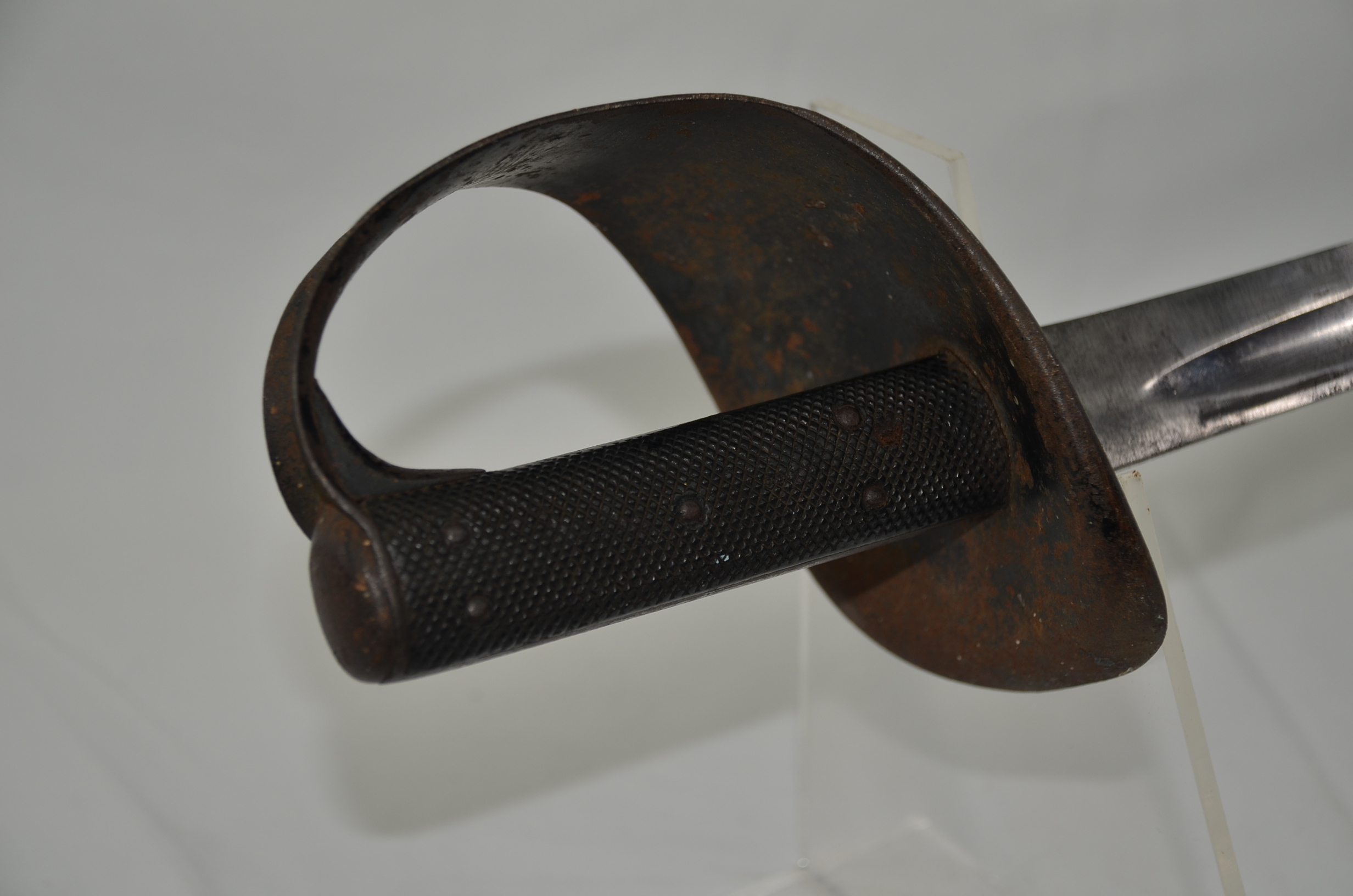 A British Royal Naval 1900 Pattern Boarding Cutlass By Mole Birmingham With Scabbard - Image 8