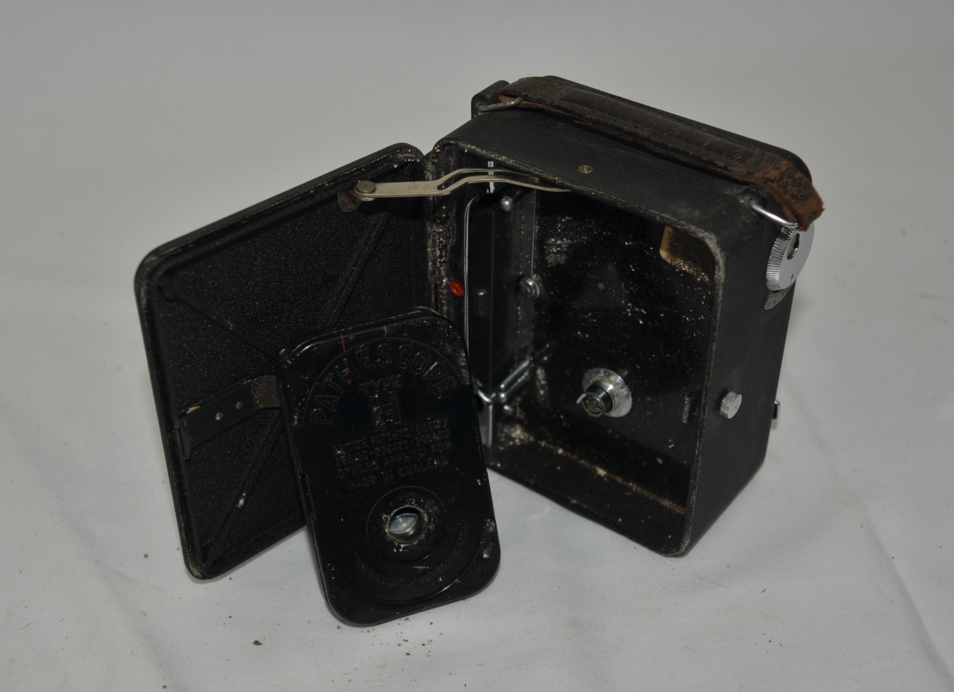 WW2 Pathescope 9.5 mm Camera Used By The RAF 3rd Squadron