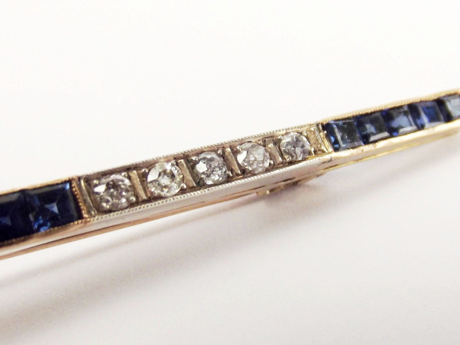 Art Deco 18ct Rose Gold Diamond & Sapphire Bar Brooch - Image 9