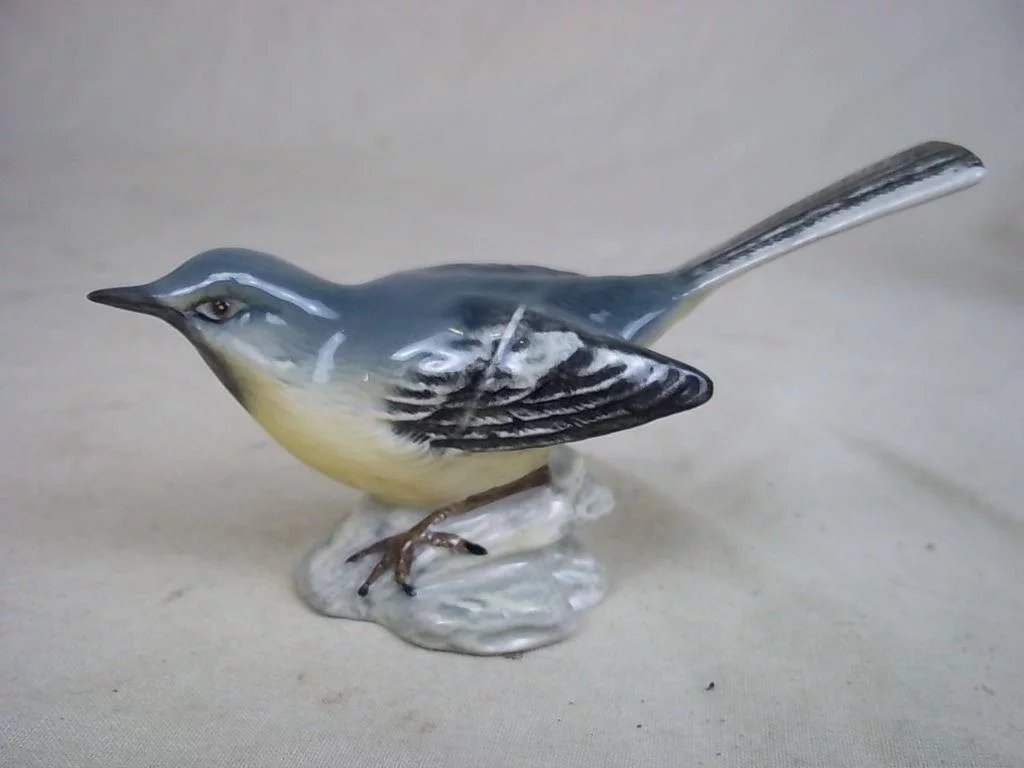 Beswick Pottery Model Of A Small Grey Wagtail - Image 2