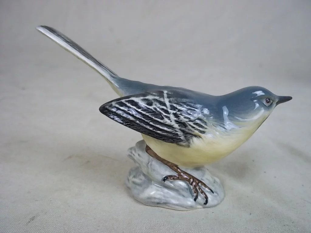 Beswick Pottery Model Of A Small Grey Wagtail - Image 3