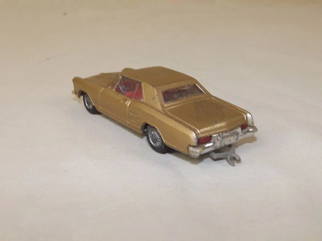 Boxed Corgi Toys 245 Buick Riviera - Image 8