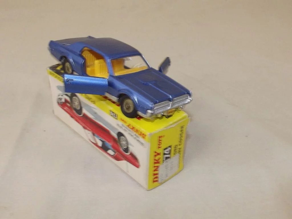 Boxed Dinky 174 Ford Mercury Cougar - Metallic Blue - Image 5