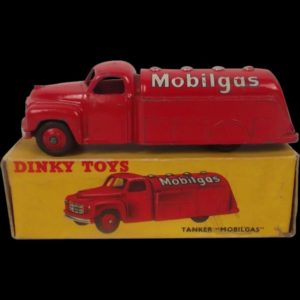 Boxed Dinky No. 440 Studebaker ‘Mobilgas’ Petrol Tanker 1954-1961 #2