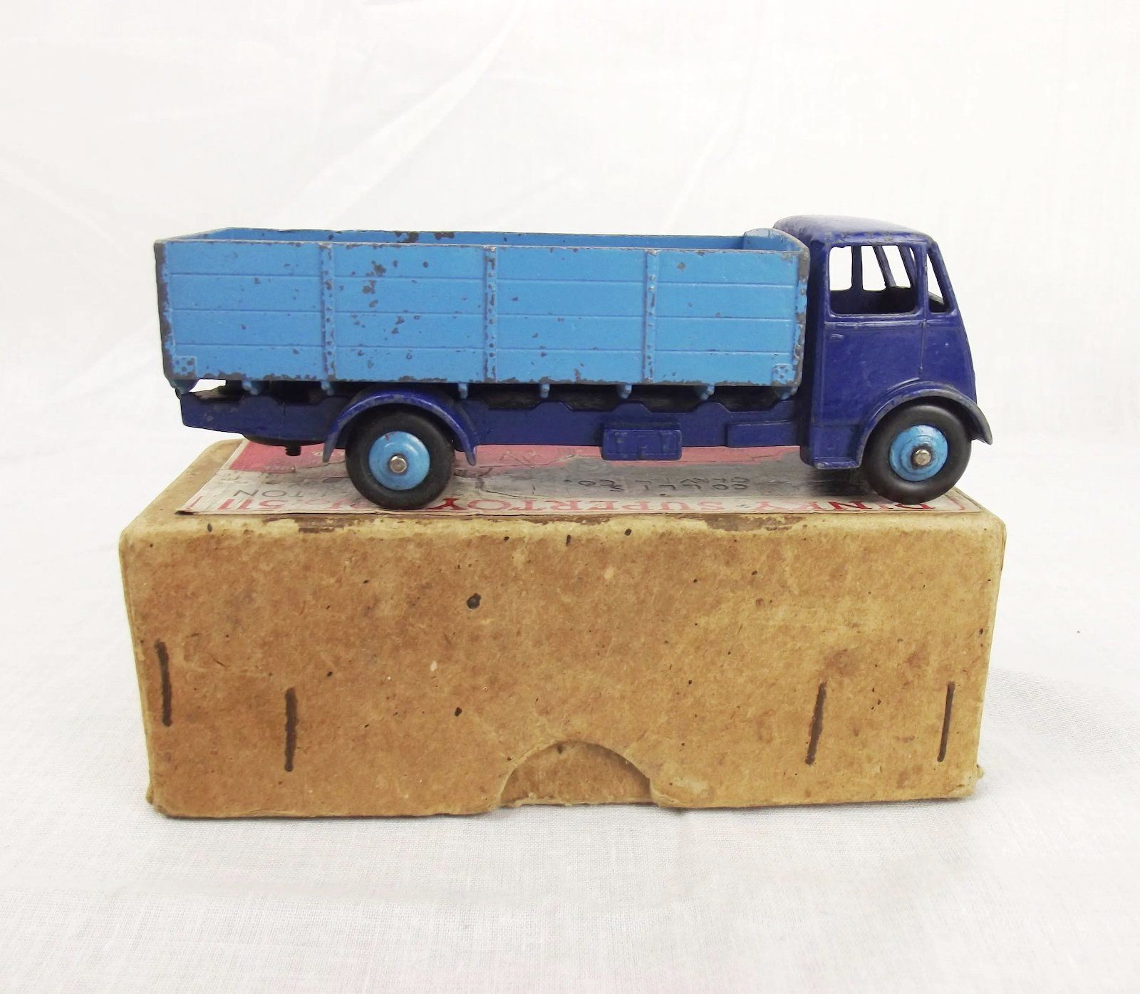 Boxed Dinky Supertoys 511 – Guy 4-Ton Lorry In Blue - Image 3