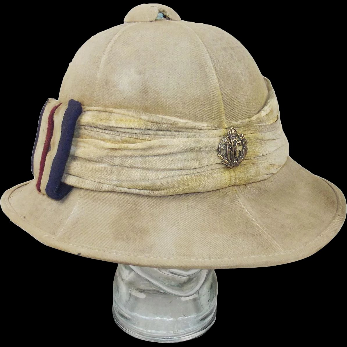 A British Inter-War Wolseley-style Pith Helmet with the RFC Badge