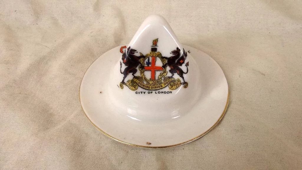 Carlton China Crested China, Colonial Hat - Crest Of London - Image 2
