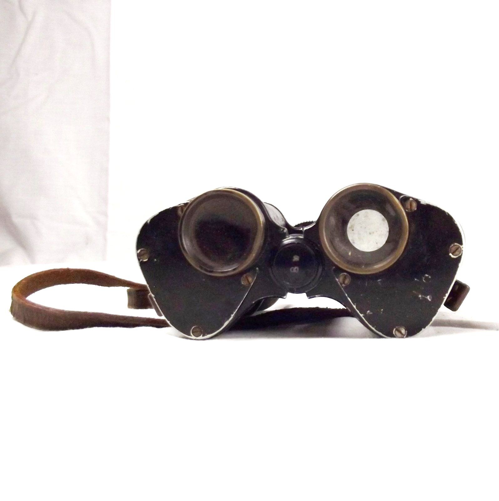 Cased French WWII Era Favorita Binoculars x8 Magnification - Image 8
