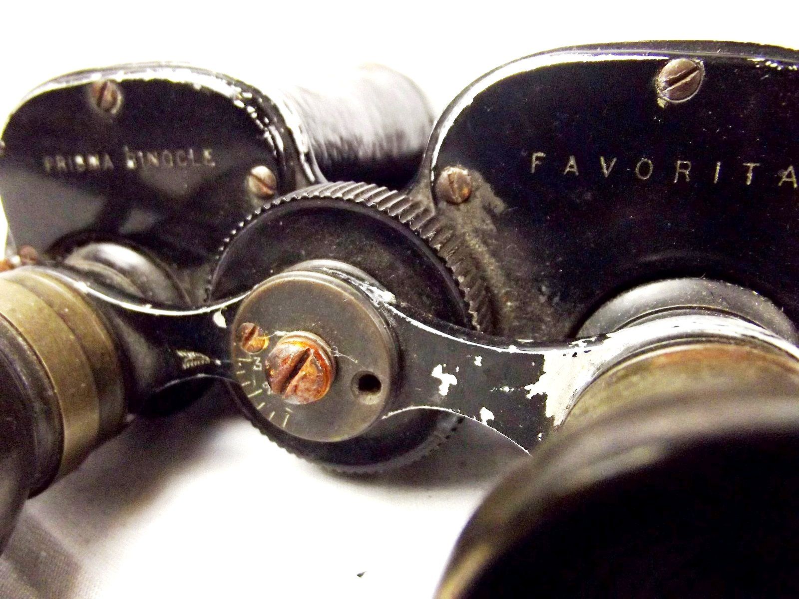 Cased French WWII Era Favorita Binoculars x8 Magnification - Image 4