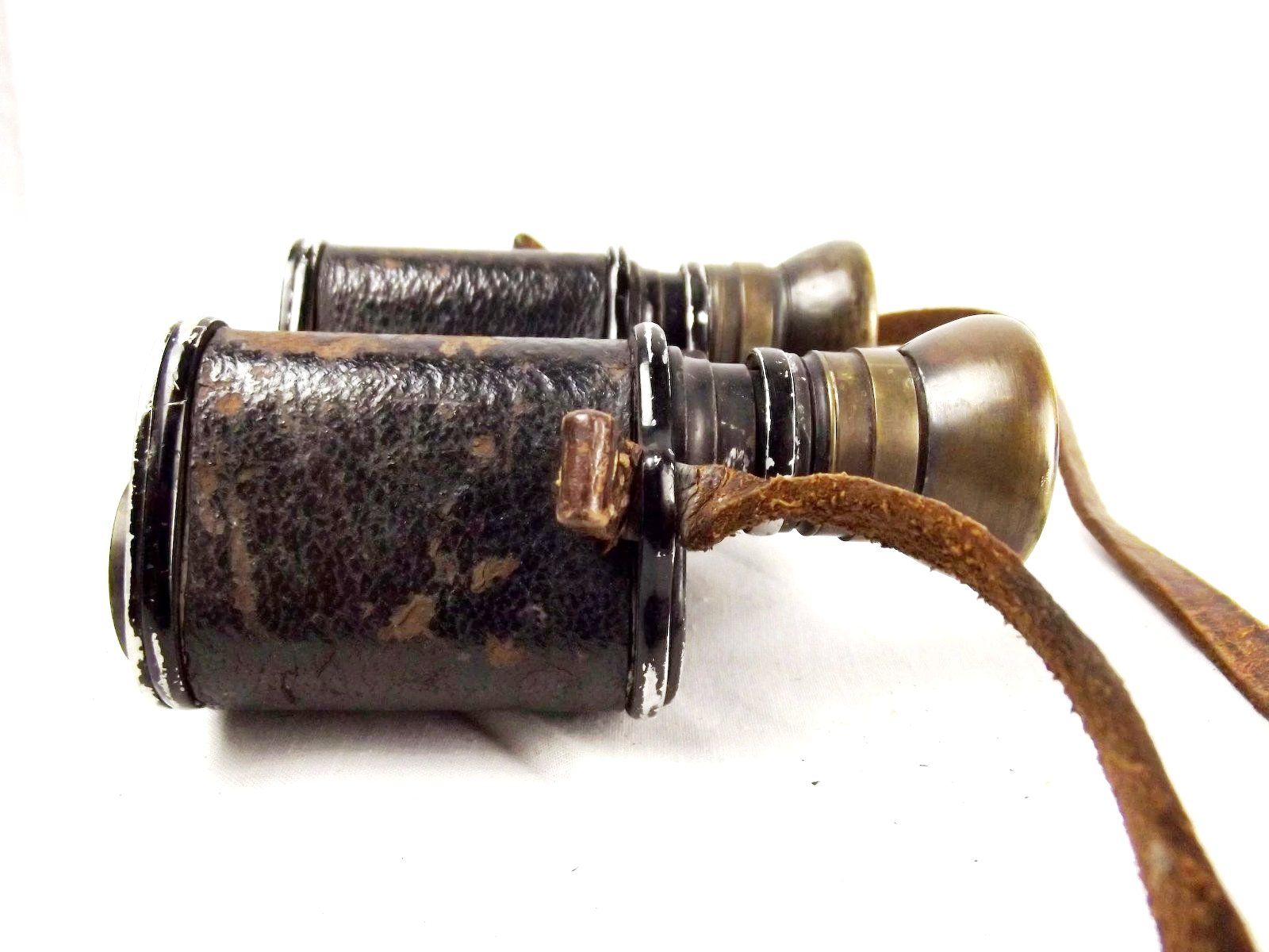 Cased French WWII Era Favorita Binoculars x8 Magnification - Image 3