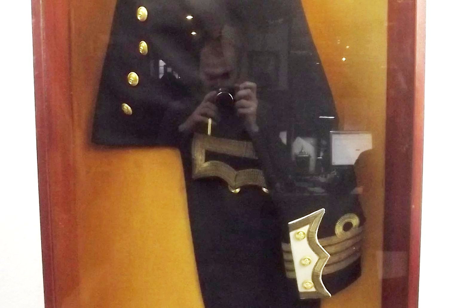 Cased Royal Navy Edwardian Captain/Lieutenant Half Uniform - Image 4