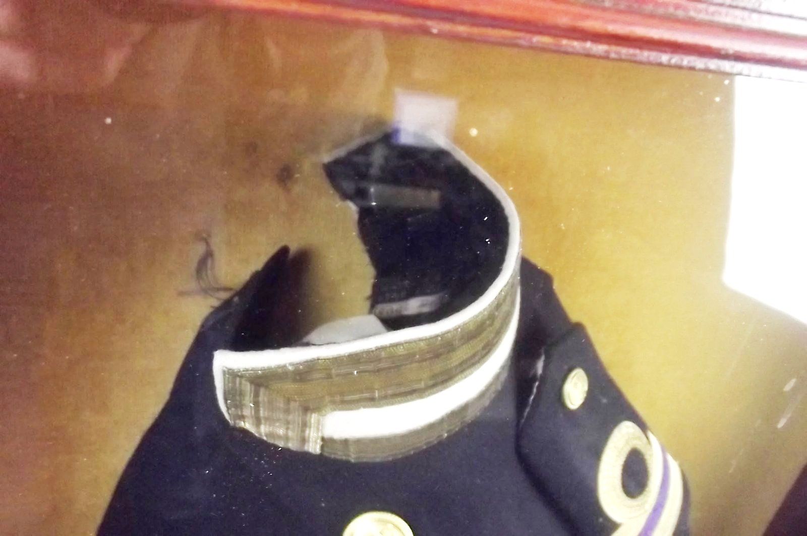 Cased Royal Navy Edwardian Captain/Lieutenant Half Uniform - Image 6
