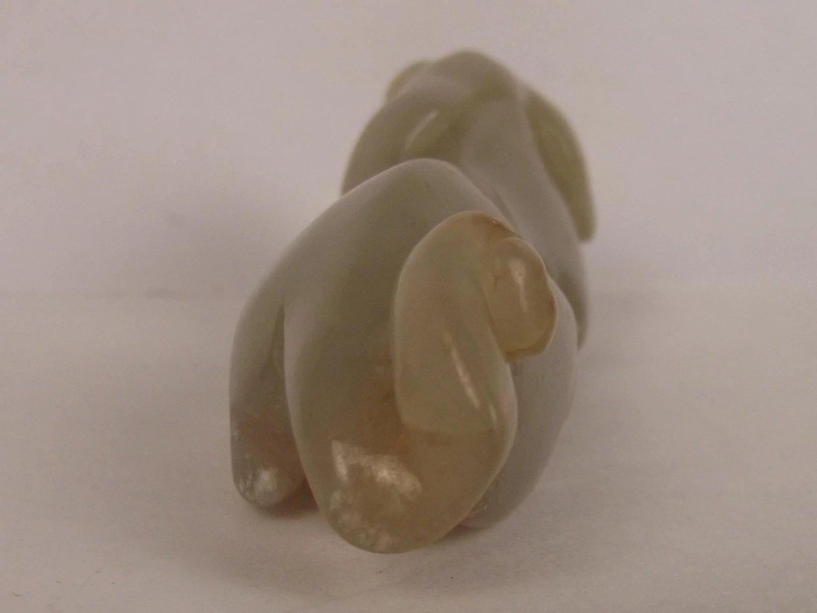Chinese Nephrite Jade Resting Dog Sculpture - Image 4