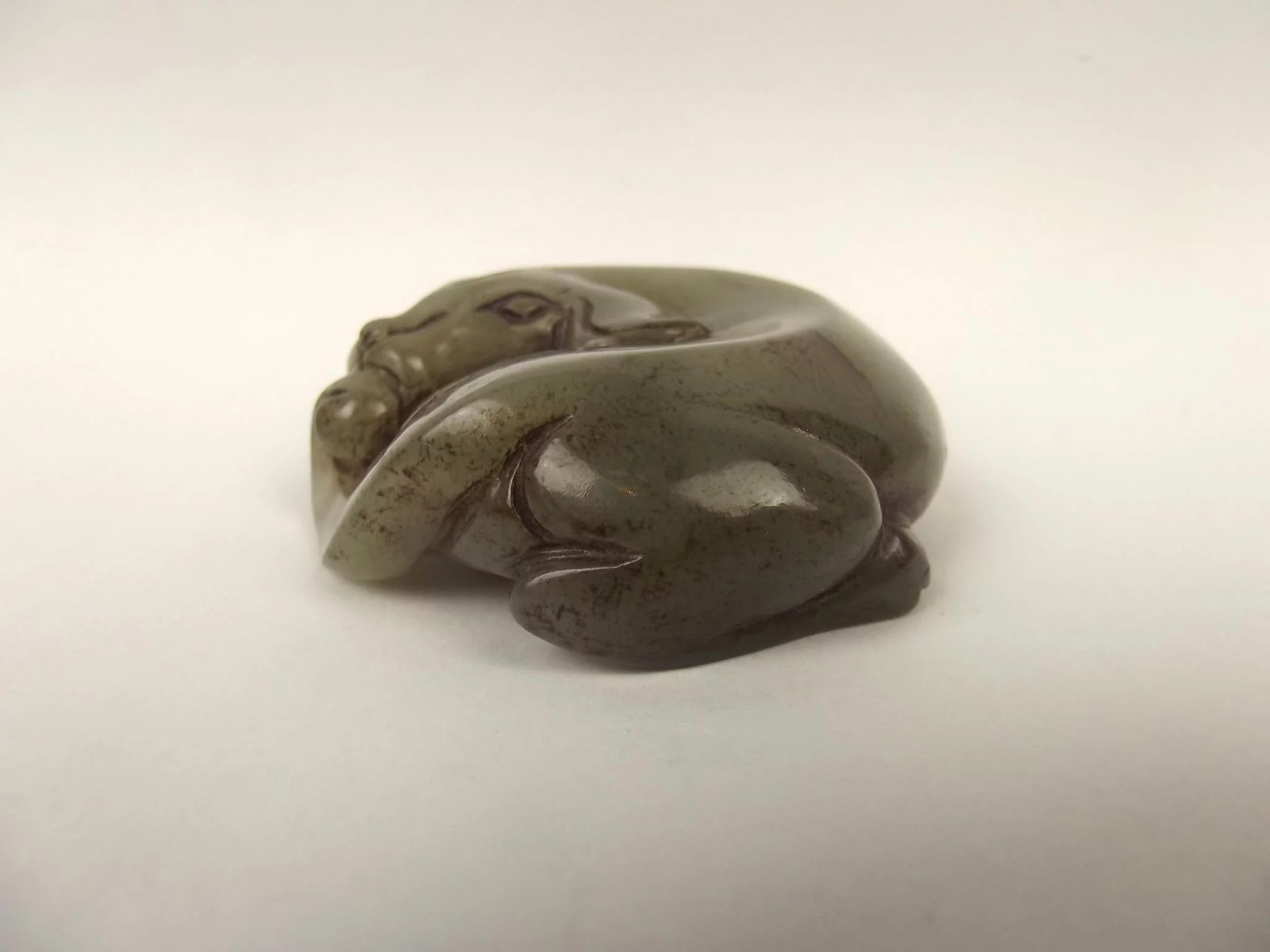 Chinese Nephrite Jade Round Dog Pendant - Image 5