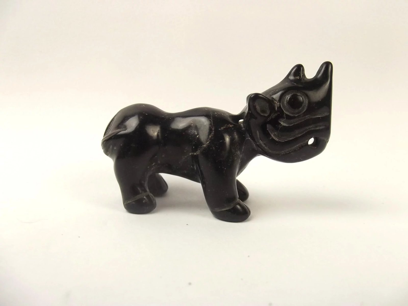Chinese Qing Dynasty Black Nephrite Jade Pendant Of A Rhino - Image 2