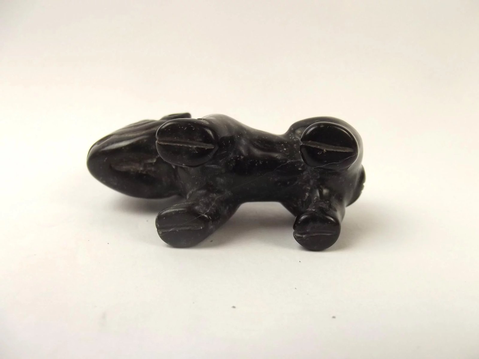 Chinese Qing Dynasty Black Nephrite Jade Pendant Of A Rhino - Image 7
