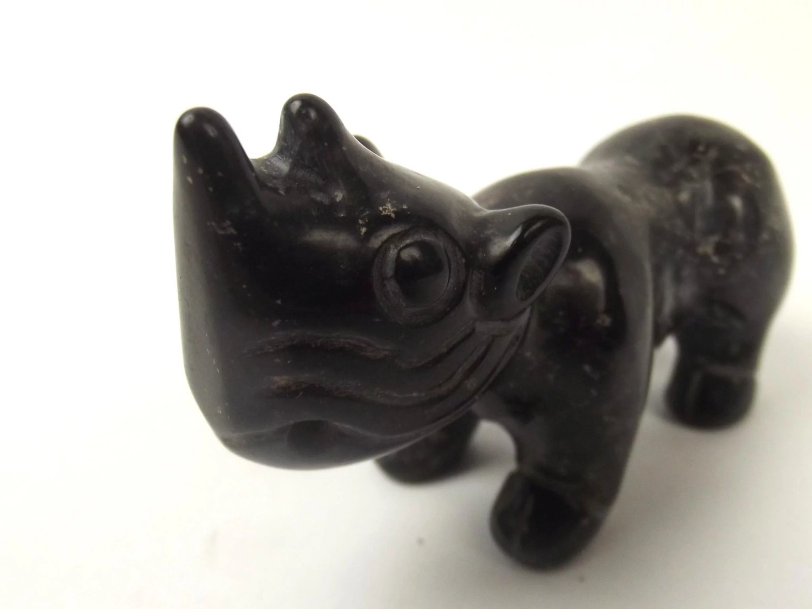Chinese Qing Dynasty Black Nephrite Jade Pendant Of A Rhino - Image 8