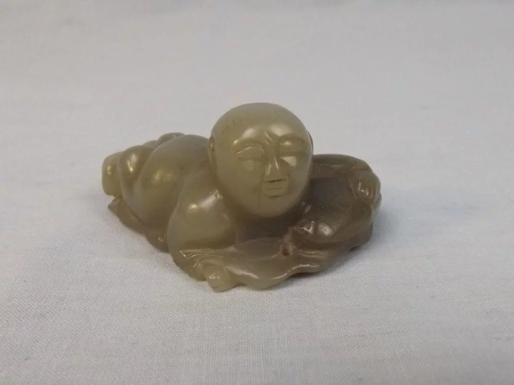 Chinese Qing Dynasty Jade Pendant Of A Boy With A Carp - Image 2