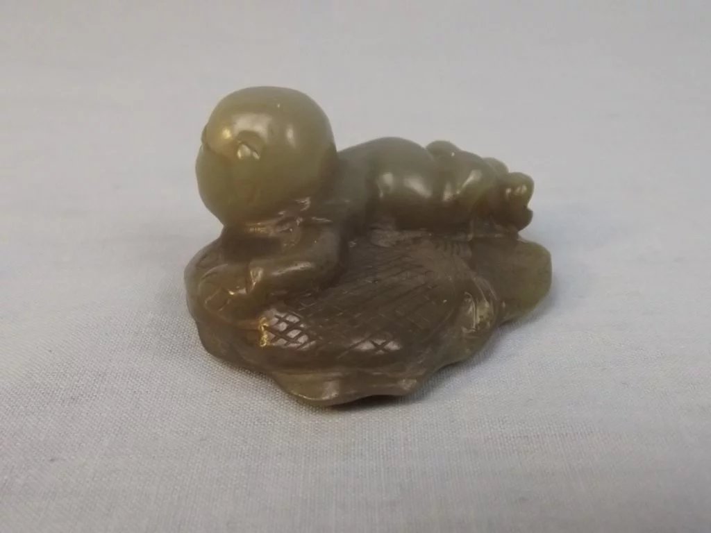 Chinese Qing Dynasty Jade Pendant Of A Boy With A Carp - Image 4