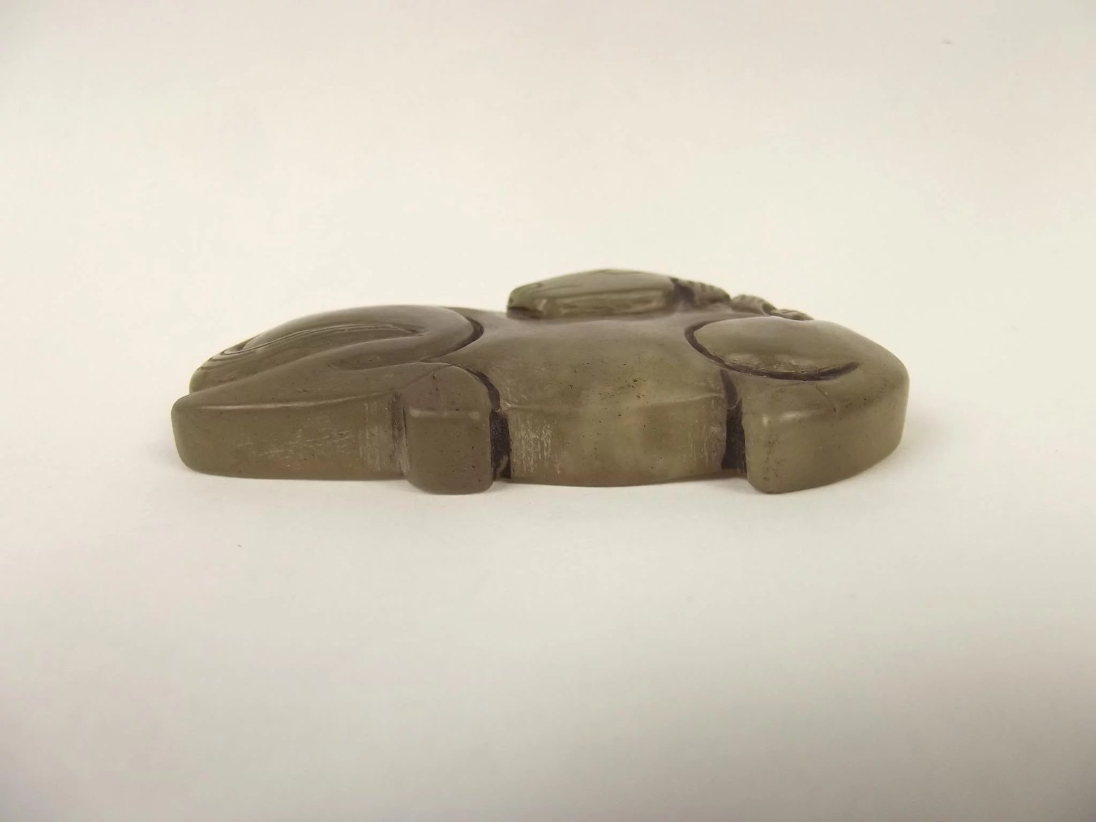 Chinese Qing Dynasty Nephrite Jade Belt Buckle Of A Resting Horse - Image 4
