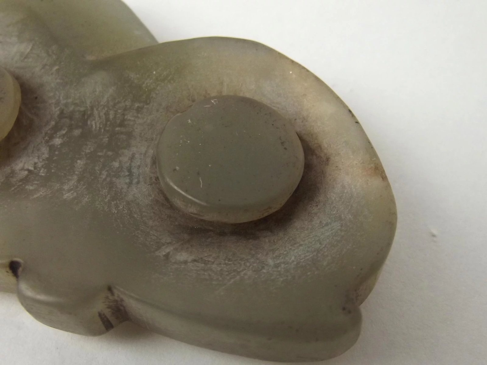 Chinese Qing Dynasty Nephrite Jade Belt Buckle Of A Resting Horse - Image 10
