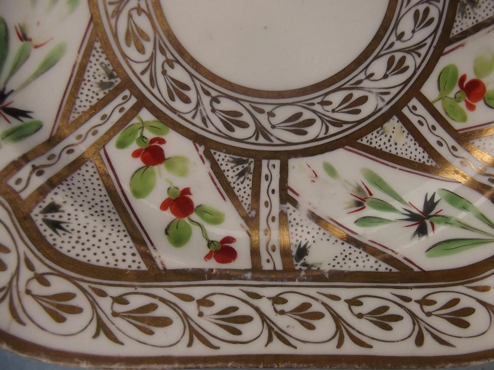 Circa 1810 Coalport Gilded Sandwich Plate - Image 3