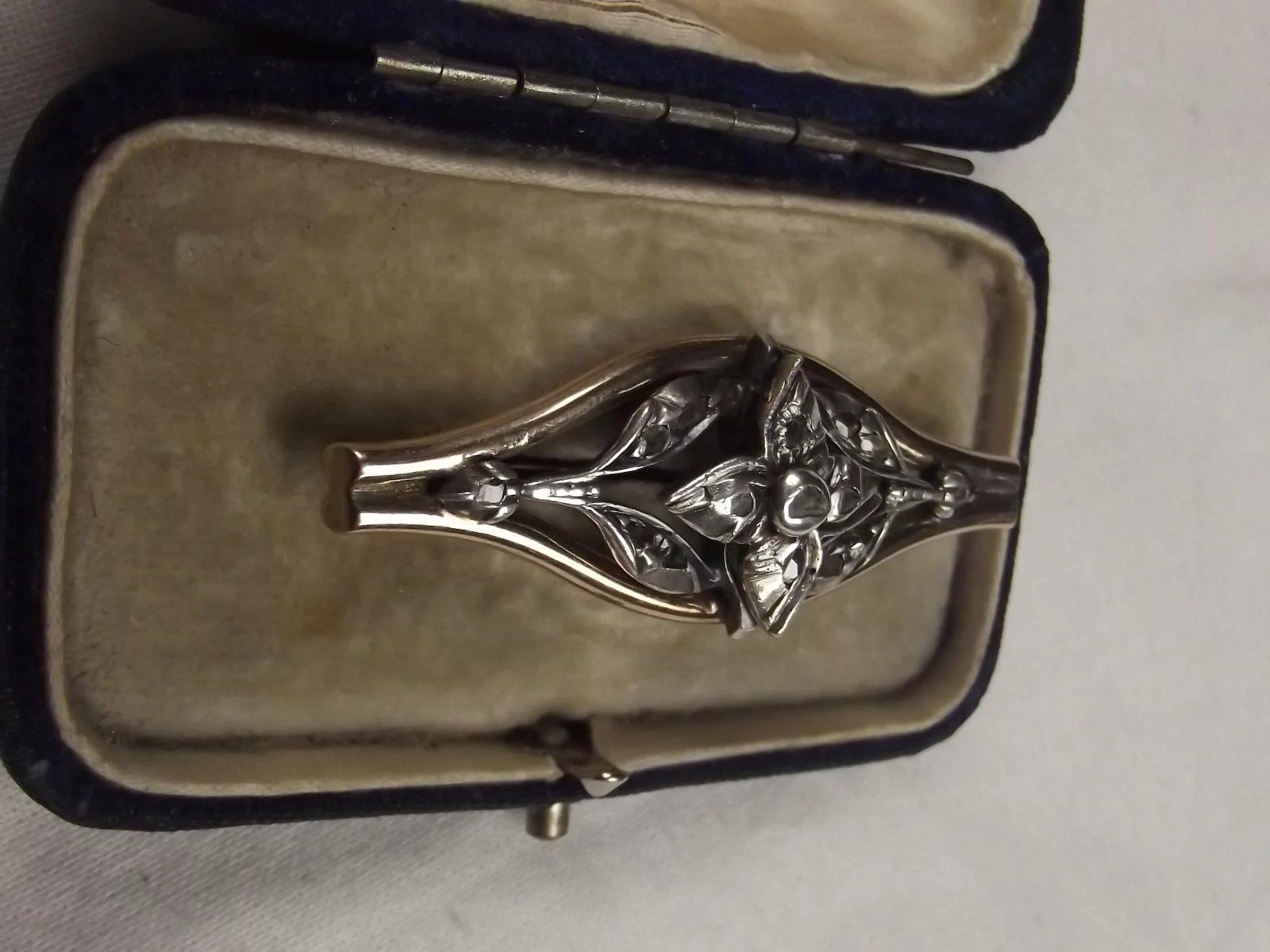 Circa 1894 Victorian Platinum And Diamond Brooch - Image 3