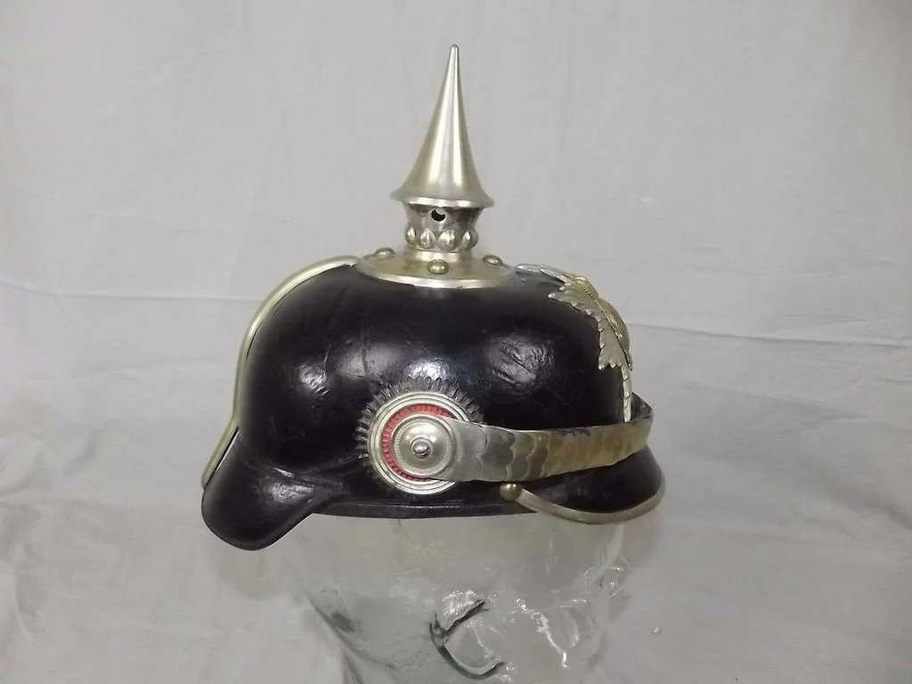 Circa 1905 Royal Saxon NCO's 1st Life Guard Grenadier Regiment Pickelhaube - Image 6