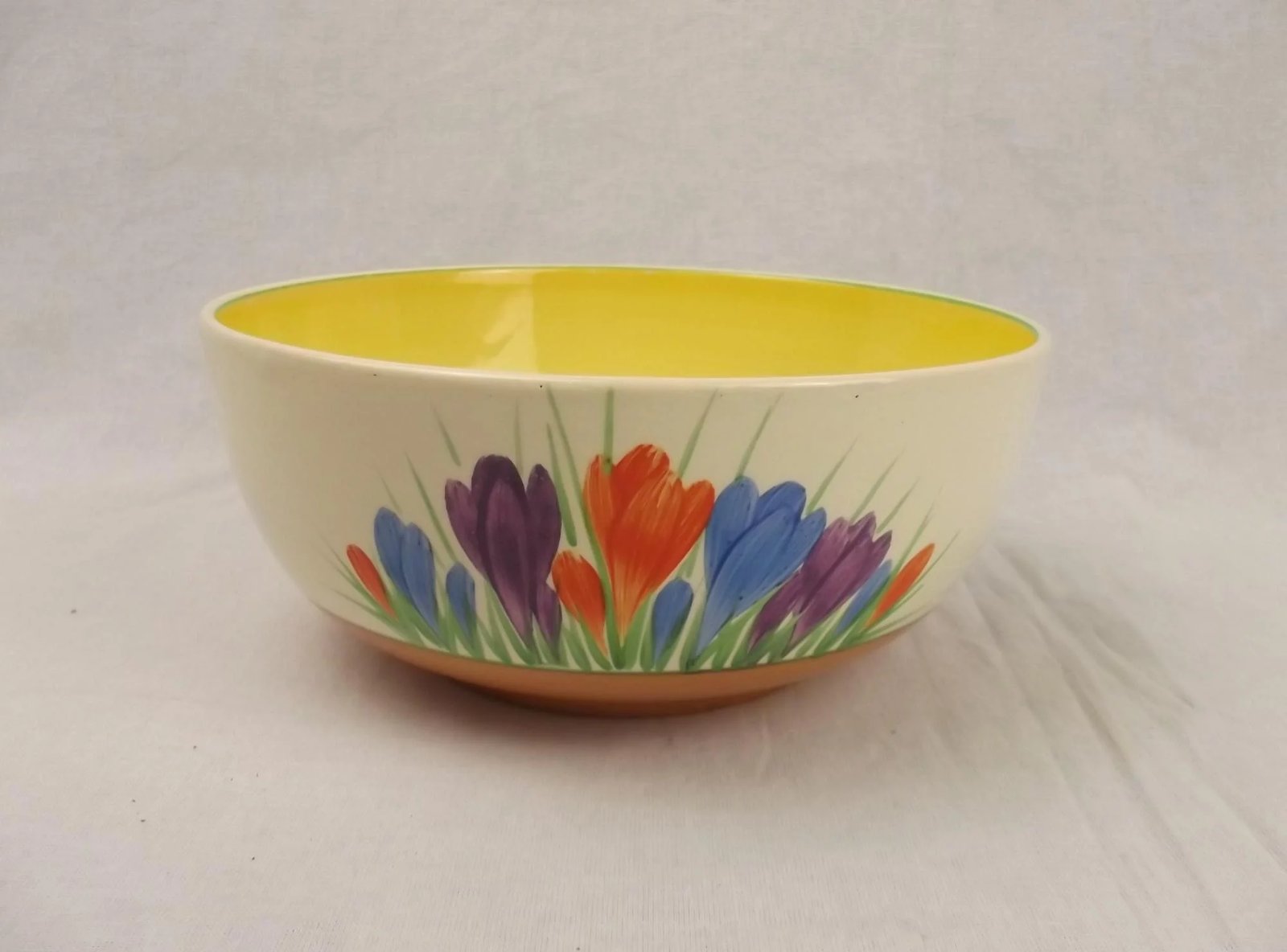 Circa 1930’s Clarice Cliff Autumn Crocus Pattern Bowl - Image 2