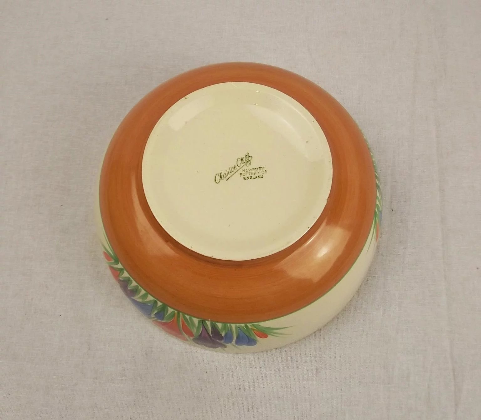 Circa 1930’s Clarice Cliff Autumn Crocus Pattern Bowl - Image 3