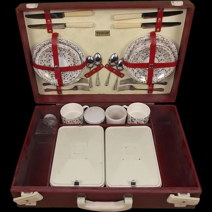 Circa 1950’s Brexton 4 Person Picnic Set