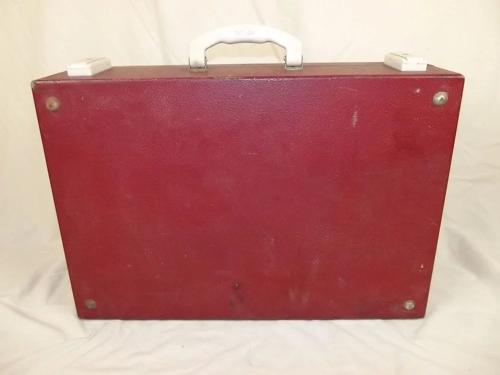 Circa 1950’s Brexton 4 Person Picnic Set - Image 5