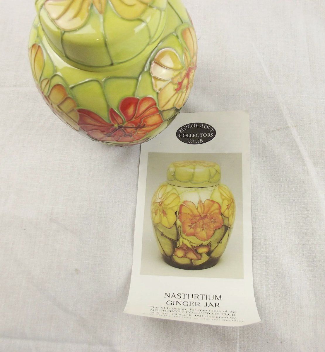 Circa 1993 Moorcroft Nasturtium Pattern Ginger Jar and Cover - Image 10