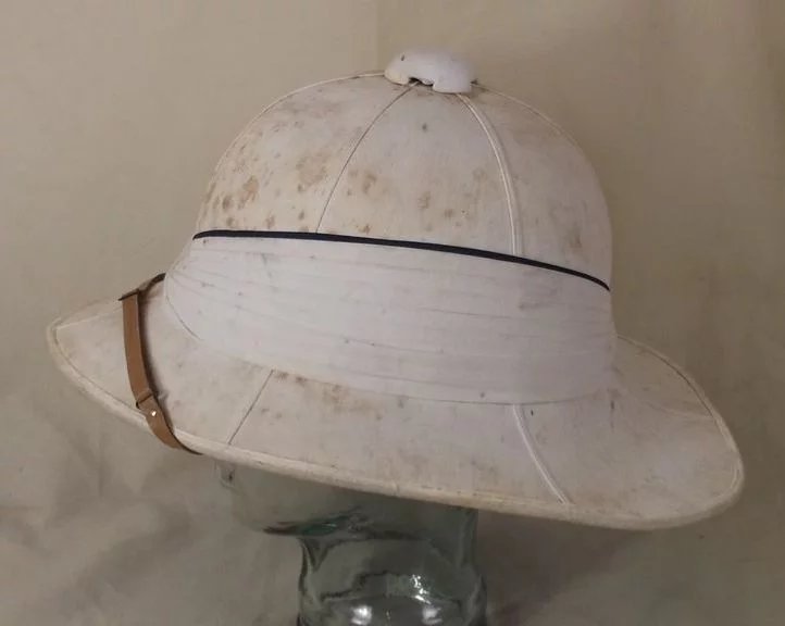 Circa WW2 Cased Royal Navy Pith Helmet, Epaulettes & Sword Belt - Image 3