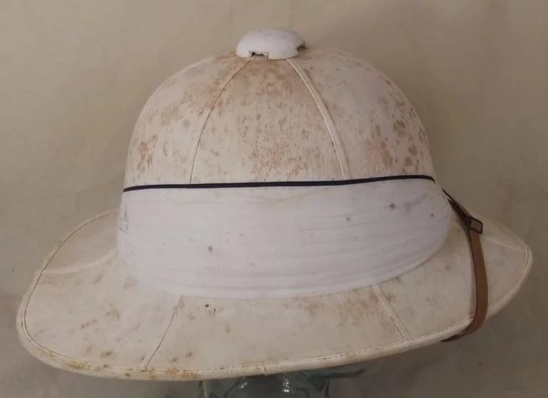 Circa WW2 Cased Royal Navy Pith Helmet, Epaulettes & Sword Belt - Image 5