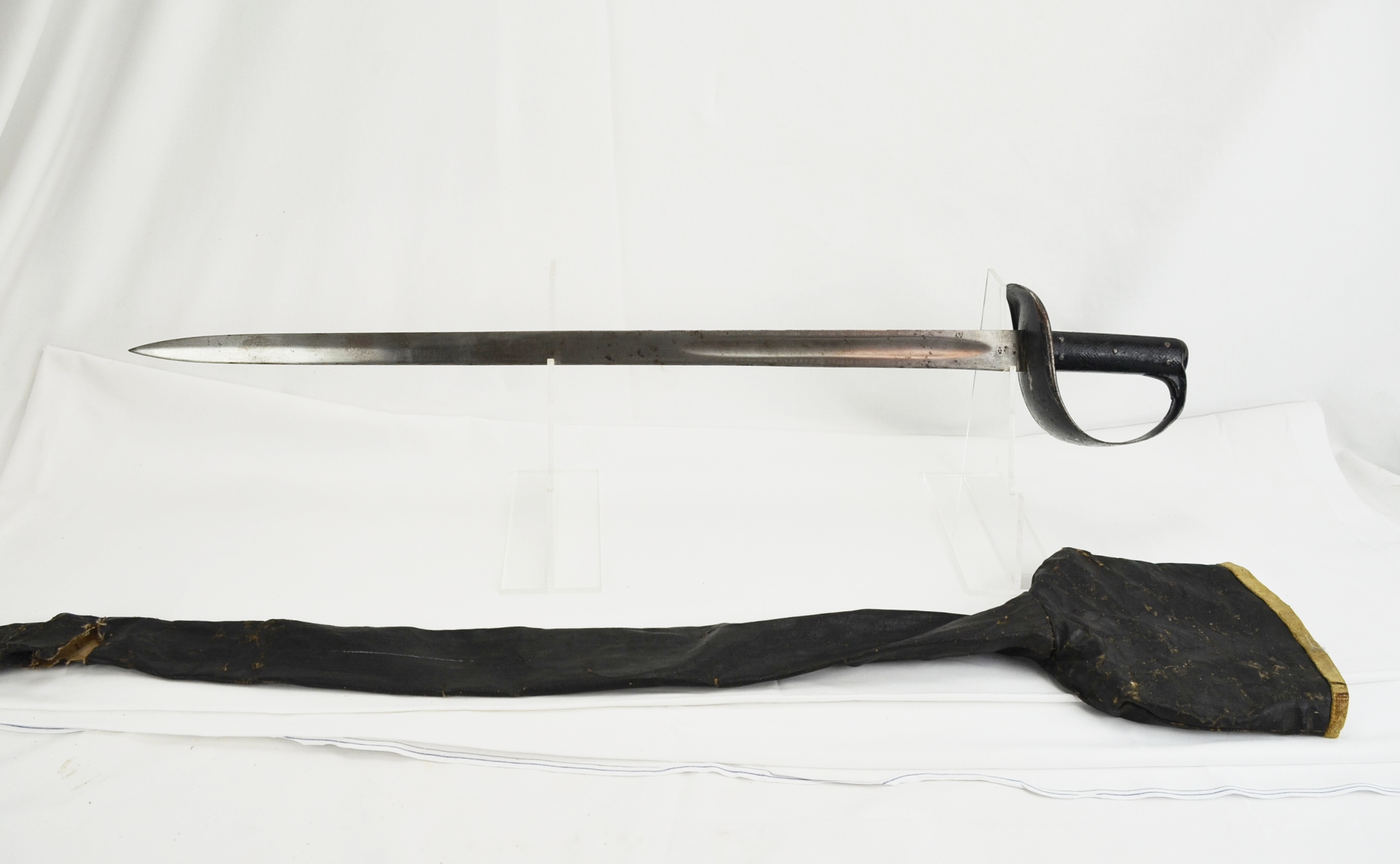 British Royal Navy 1901 Pattern Naval Cutlass With Bag