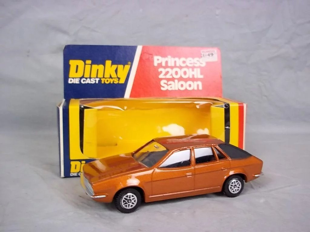 Dinky Die Cast Toys No.123 Princess 2200HL Saloon, Boxed - Image 2