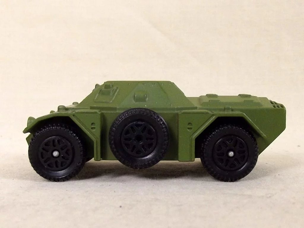 Dinky Toys No. 680 Green Version Ferret Armoured Car, Boxed #3 - Image 3