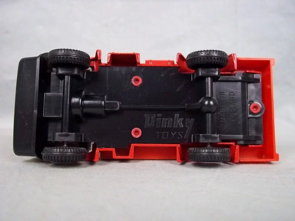 Dinky #384: Convoy Fire Rescue Truck - Boxed - 1977-79 VNMIB - Image 8