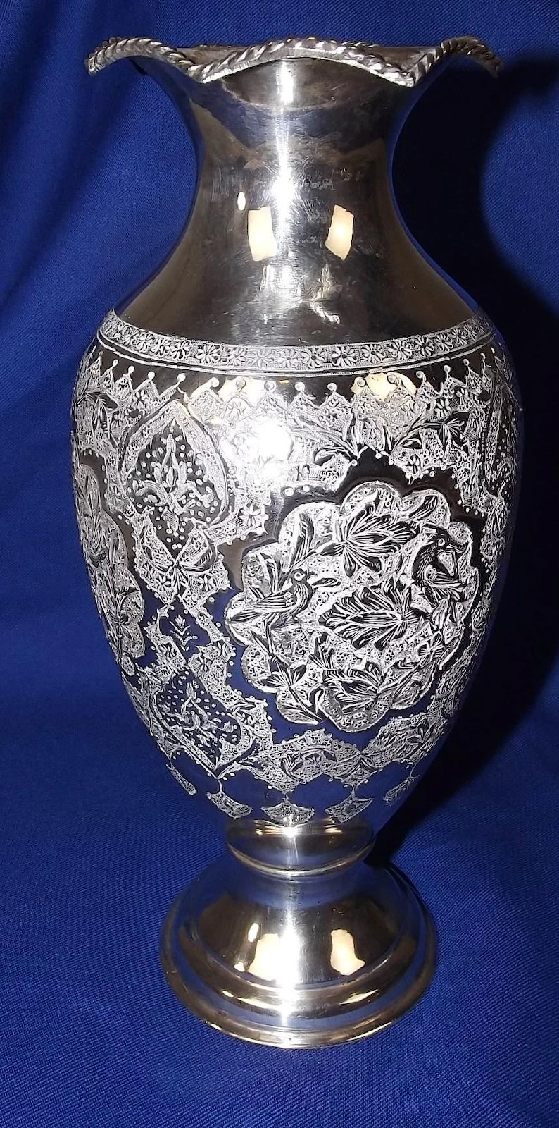 Early 20th Century Superb Persian 84 Solid Silver Vase By Khosrow - Image 2