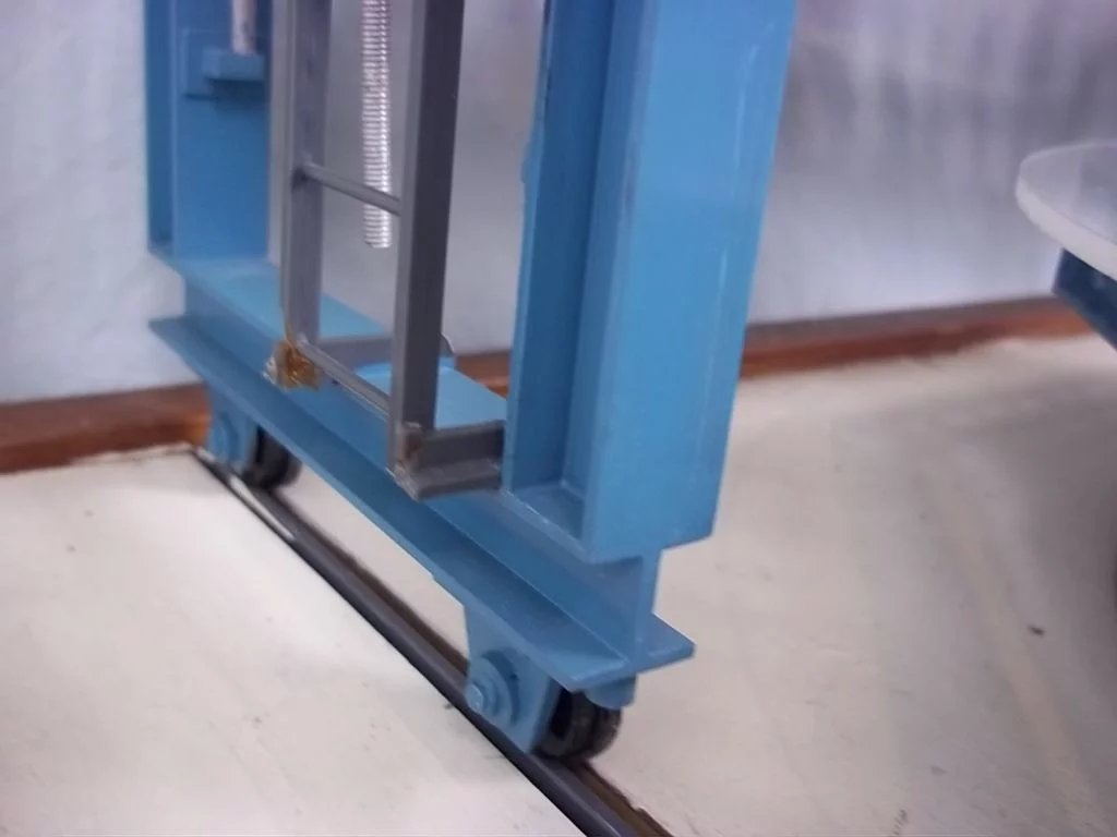 Engineers Scale Model Of A Hydraulic Turntable - Image 7