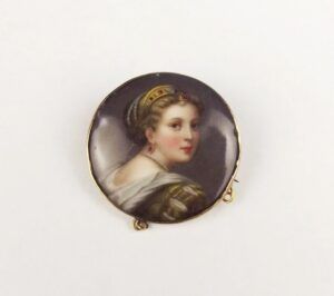 Fine Edwardian Hand Painted 9ct Gold Brooch Of A Lady